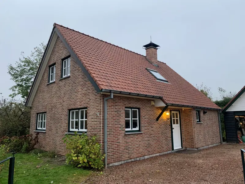 Gereinigd pannendak van een vrijstaande woning