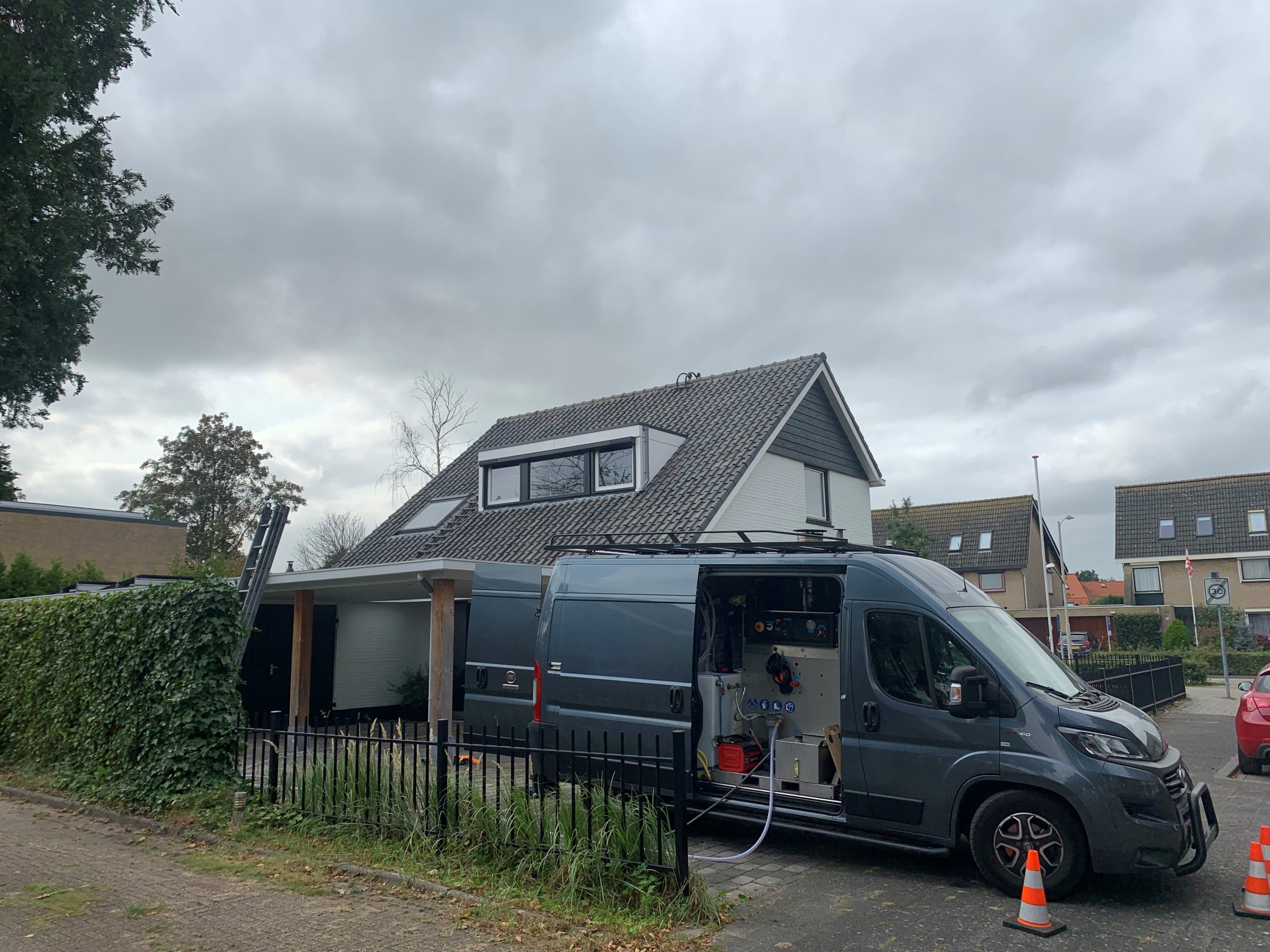 Dak reinigen Bergen op Zoom